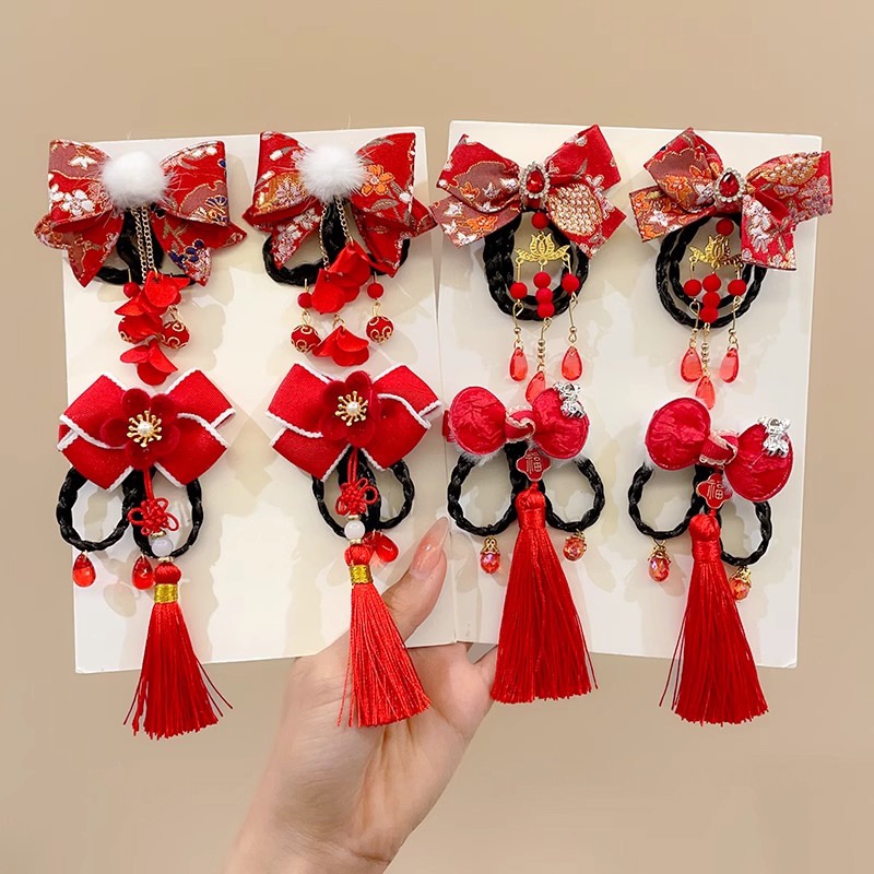 Bộ 2 Kẹp Tóc Đính Bóng Lông Đỏ Phong Cách Trung Hoa Cho Bé Gái