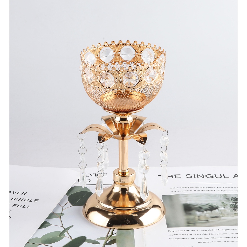 Giá Đỡ Đèn Cầy Bằng Kim Loại Phong Cách Châu Âu Sang Trọng