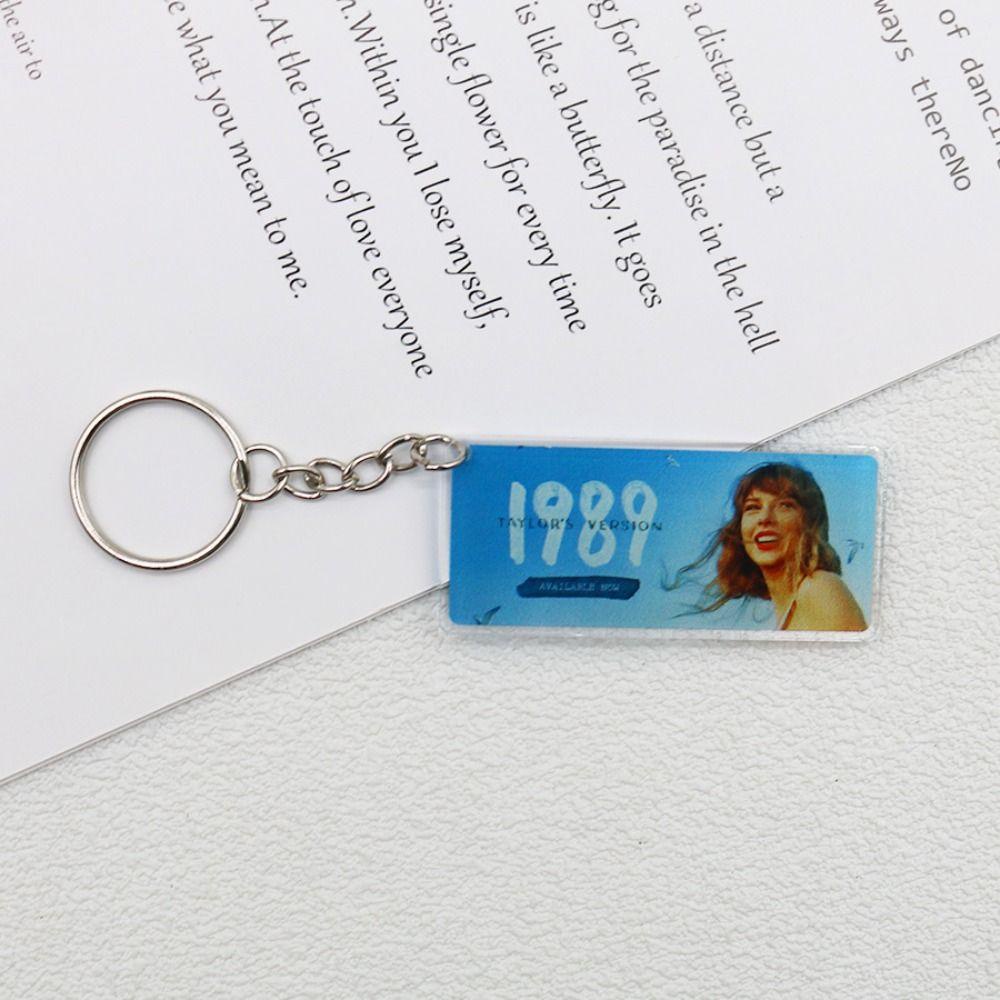 Móc Chìa Khóa mini Bằng acrylic Hình Ca Sĩ taylor swift cd 1989