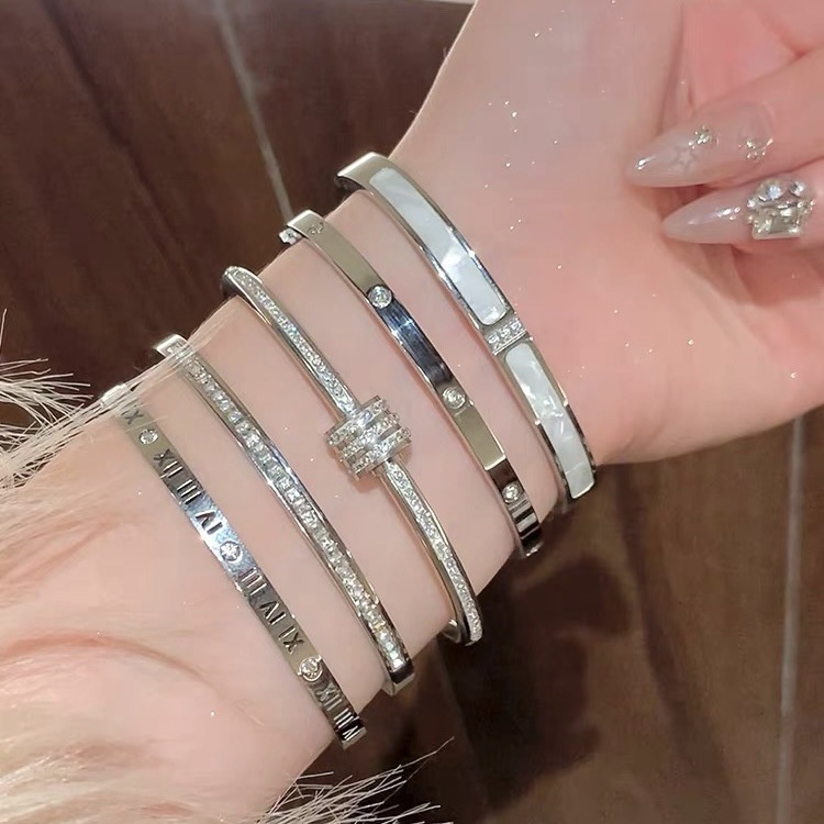 Vòng Đeo Tay Bằng Thép titanium Lấp Lánh Thời Trang Đơn Giản Dành Cho Nữ