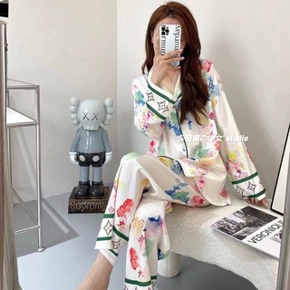 Bộ đồ ngủ dài tay bằng lụa mát in họa tiết xinh xắn dành cho nữ