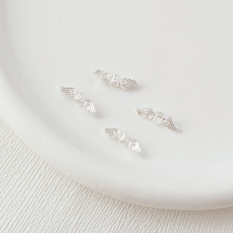 Một Cặp Vòng Tay Mạ Vàng 14k Đính Đá Zircon Hình Cánh Bướm Nhiều Màu Sắc