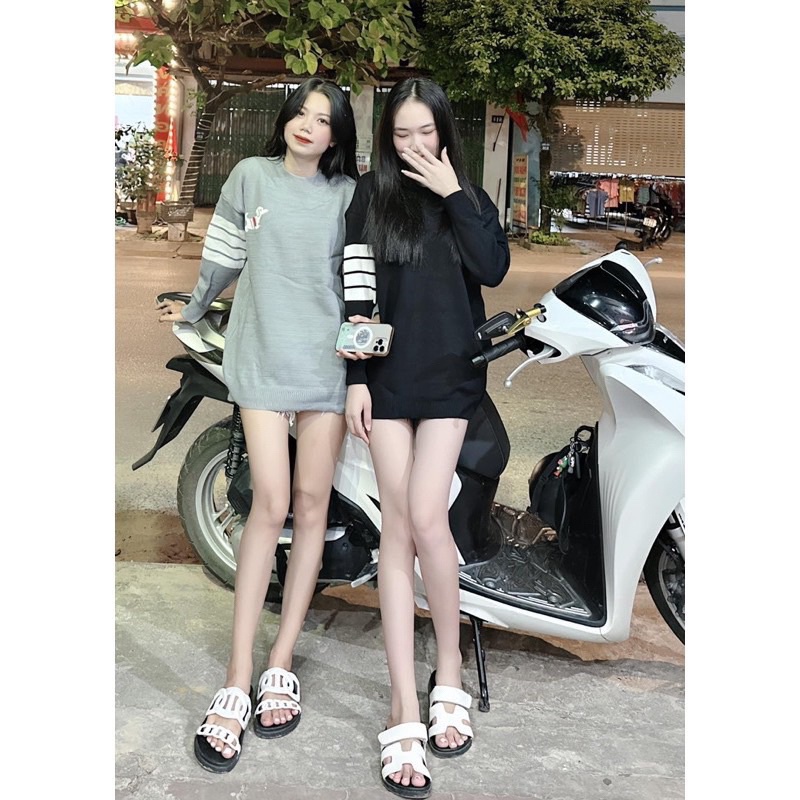 Áo Len , Áo Sweater Nam Nữ Thêu Logo Chó Có Sọc Kẻ Tay - Chất Liệu Len Dày Dặn