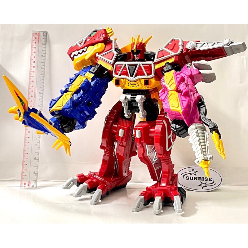 Siêu nhân Điện Long DX Kyoryuger  tặng kèm xe