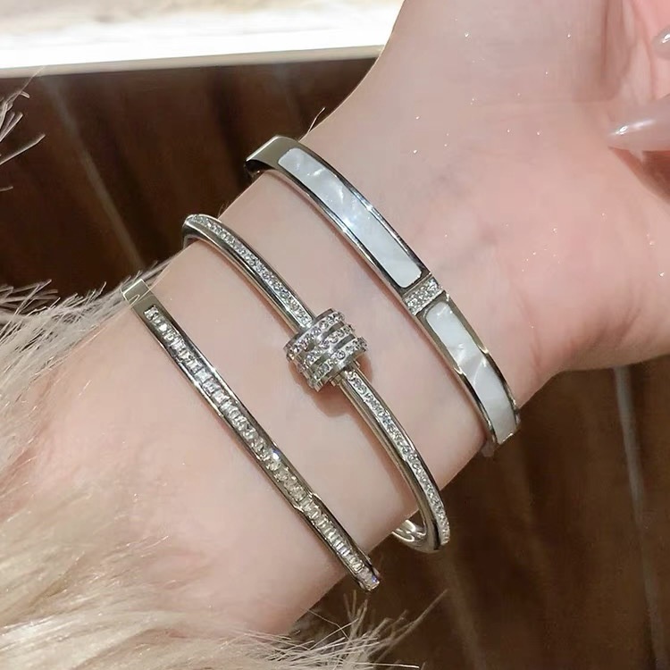 Vòng Đeo Tay Bằng Thép titanium Lấp Lánh Thời Trang Đơn Giản Dành Cho Nữ