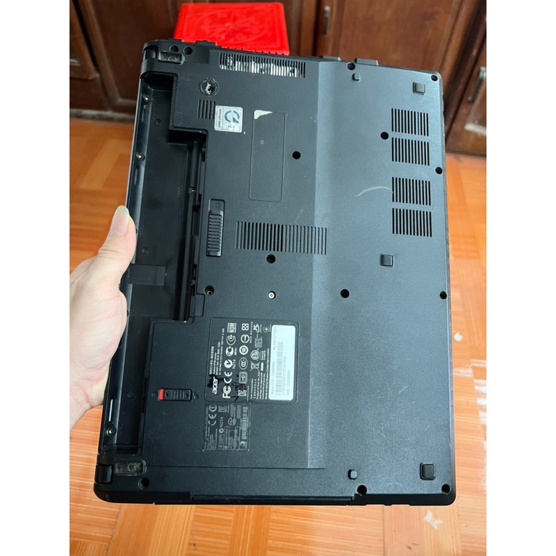 THAY VỎ LAPTOP ACER 4739 CŨ CÒN KHÁ ĐẸP