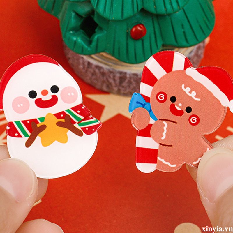 🌺🌺Phụ Kiện Cài Áo Bằng acrylic Hình Ông Già Noel Hoạt Hình Dễ Thương Dùng Làm Quà Tặng Giáng Sinh