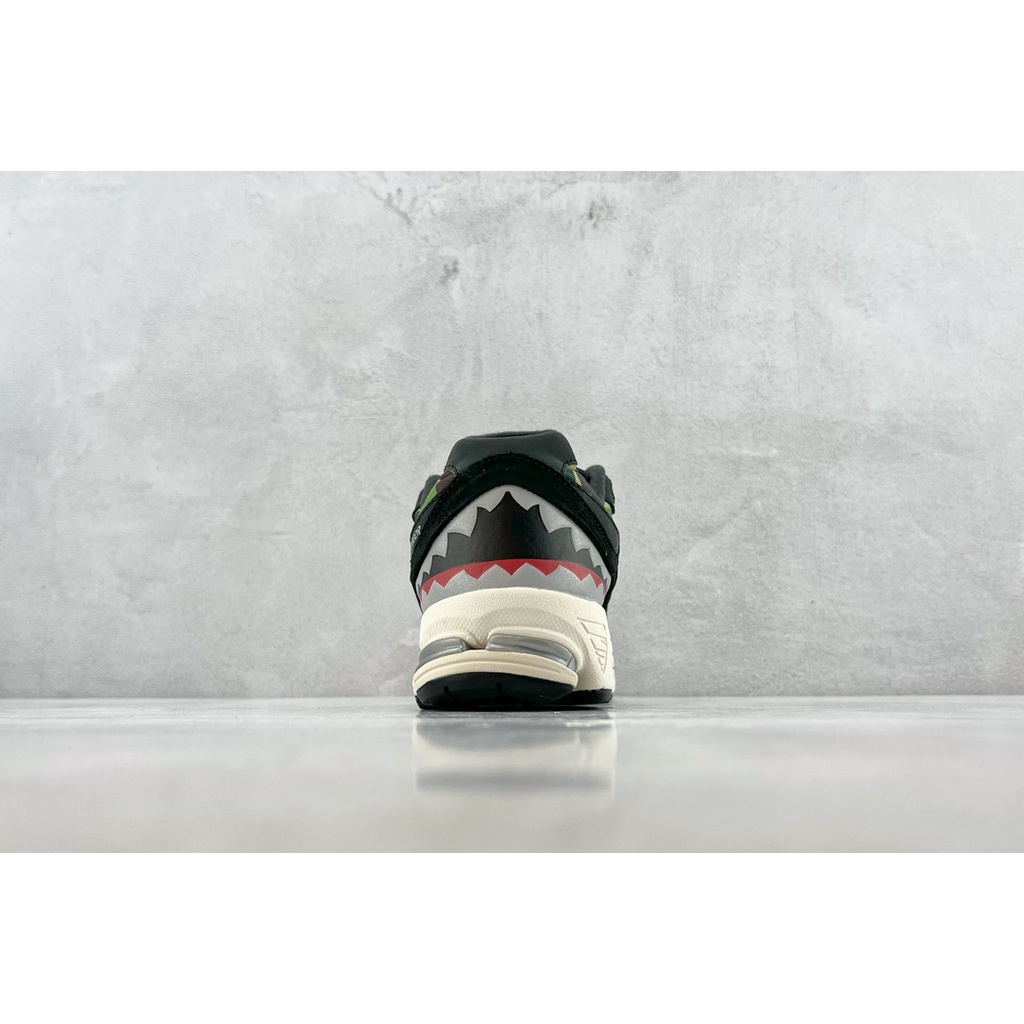 Giày bape x new balance 2002r m2002rbf 36-452R Họa Tiết Rằn Ri Cá Tính