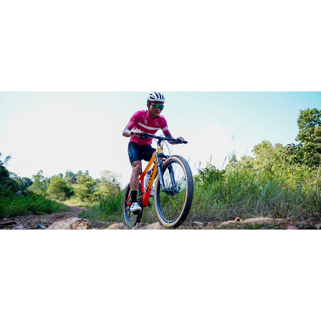 Xe đạp thể thao MTB khung carbon CALLI 7100 bánh 29 inch (Tặng đèn trước sau, chắn bùn,bình nước,khoá,dầu xích,đệm yên)