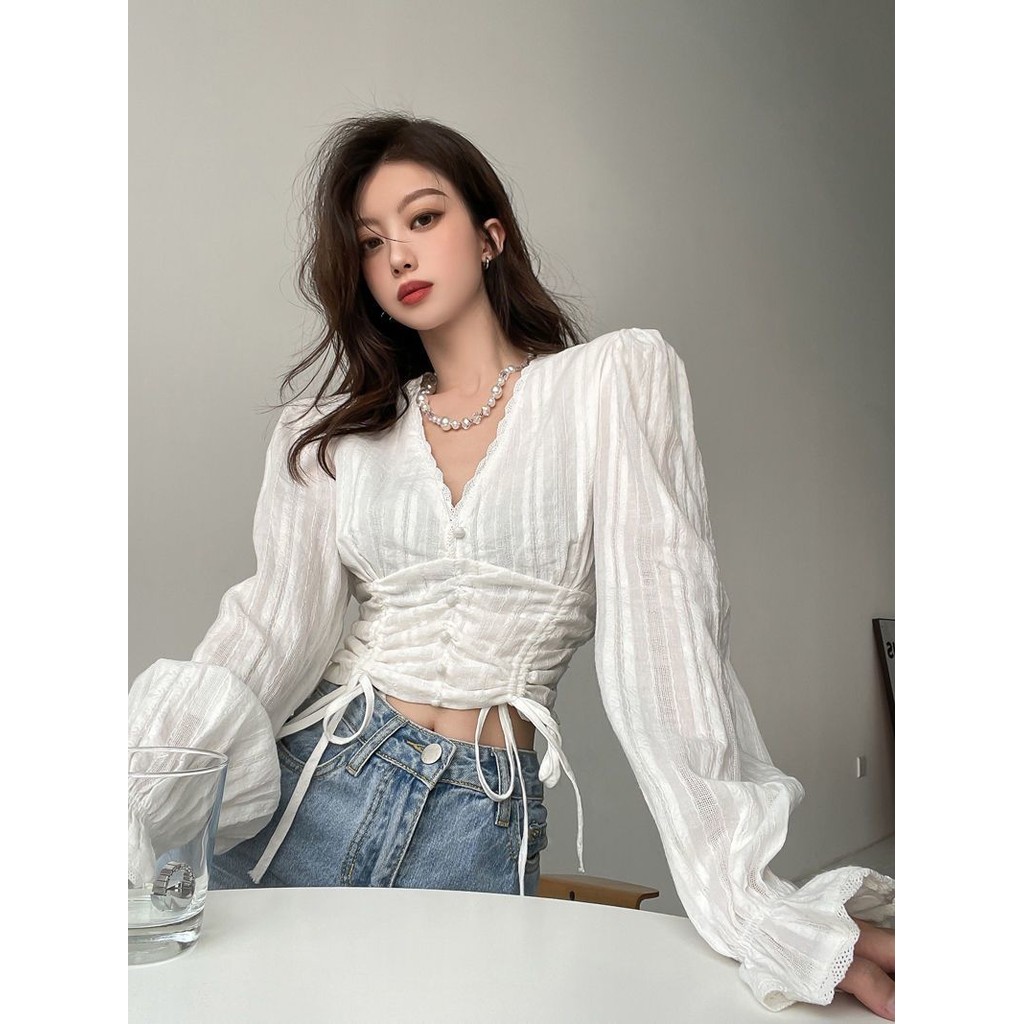 Áo sơ mi croptop dài tay cổ V kiểu Pháp mới mùa xuân, ngắn, có dây rút, thanh lịch cho phụ nữ LAMINE