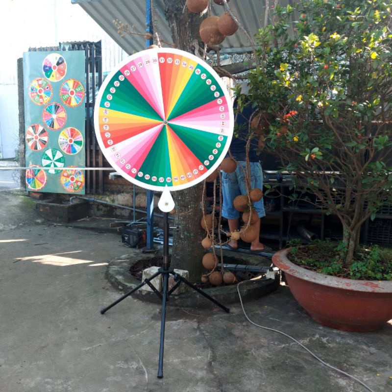 Vòng quay may mắn ( Lucky wheel đk80cm cao 180cm 50ô) [TẶNG MÓC KHÓA ]