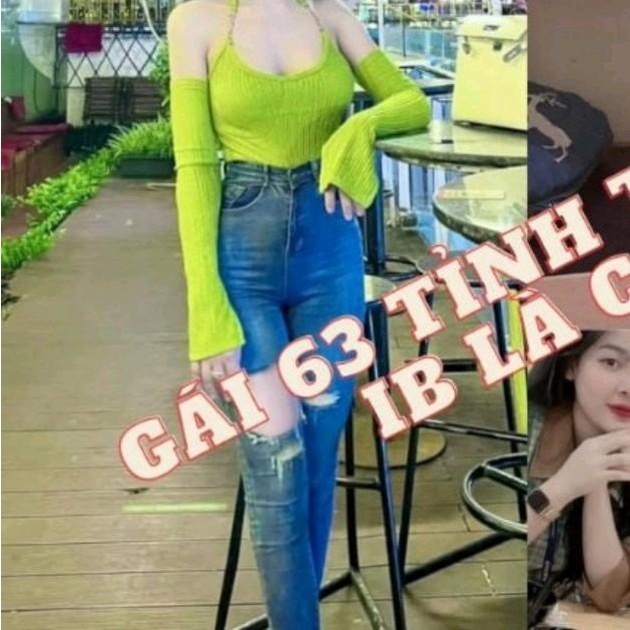 áo trễ vai tay dài phối xích cổ yếm