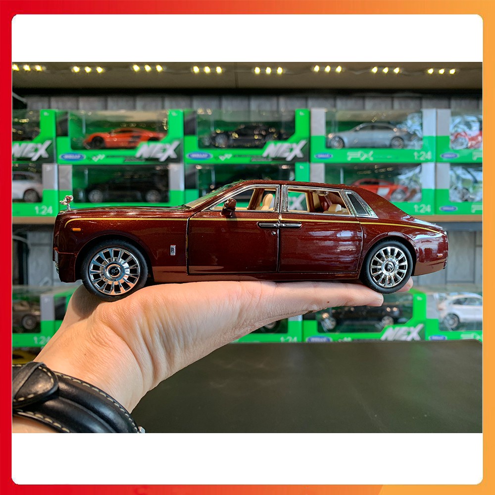 Giá rẻ Mô hình xe Rolls-Royce Phantom VIII tỉ lệ 1:24 hãng CHEZHI sập sàn hộp bí ấn, tặng ô tô