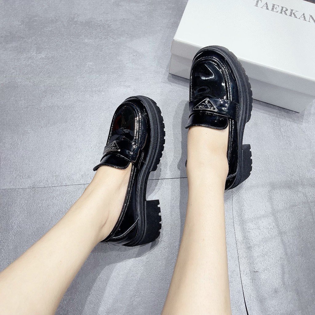 Giày Loafer Nữ Prada Da Lì, Da Bóng Kiểu Dáng Thời Trang MT-002