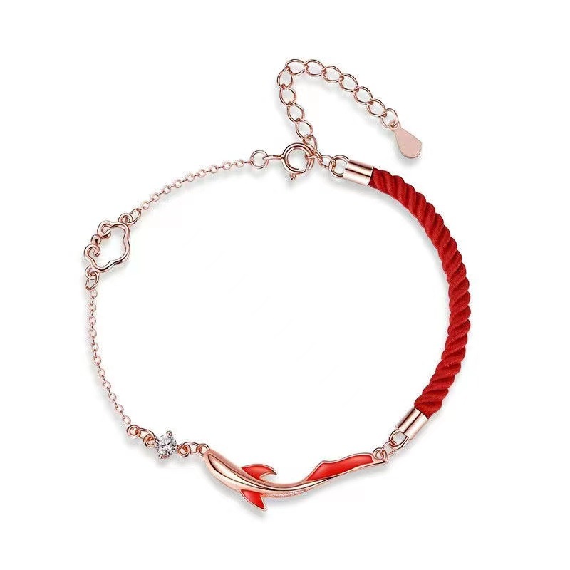 Vòng Tay Dây Đỏ May Mắn Hình Cá Chép Vàng Cho Nữ Sinh