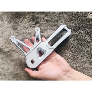 Pát đĩa sau Winner/Sonic đĩa 220mm xài heo 2 Piston đối xứng (quay lên - quay xuống) màu trắng cnc