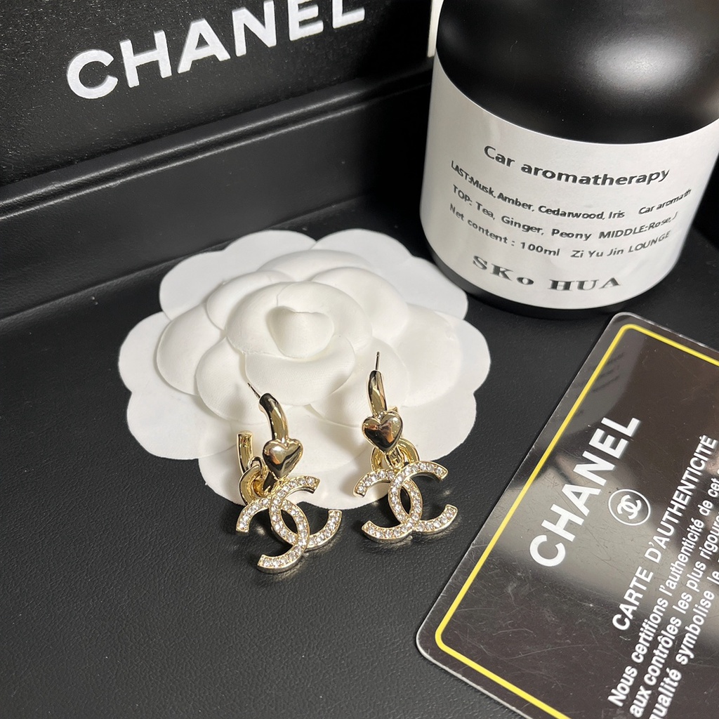 Thời Trang Bông Tai Tròn Bằng Thép Titan Chống Nước Không Gỉ In logo Chữ Cá Tính Cho Nữ