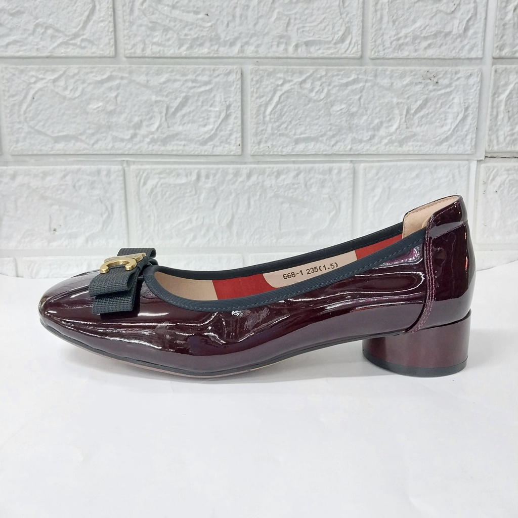 Giày TONIKA da dê phủ bóng, mũi tròn, họa tiết mũi, gót tròn 2m