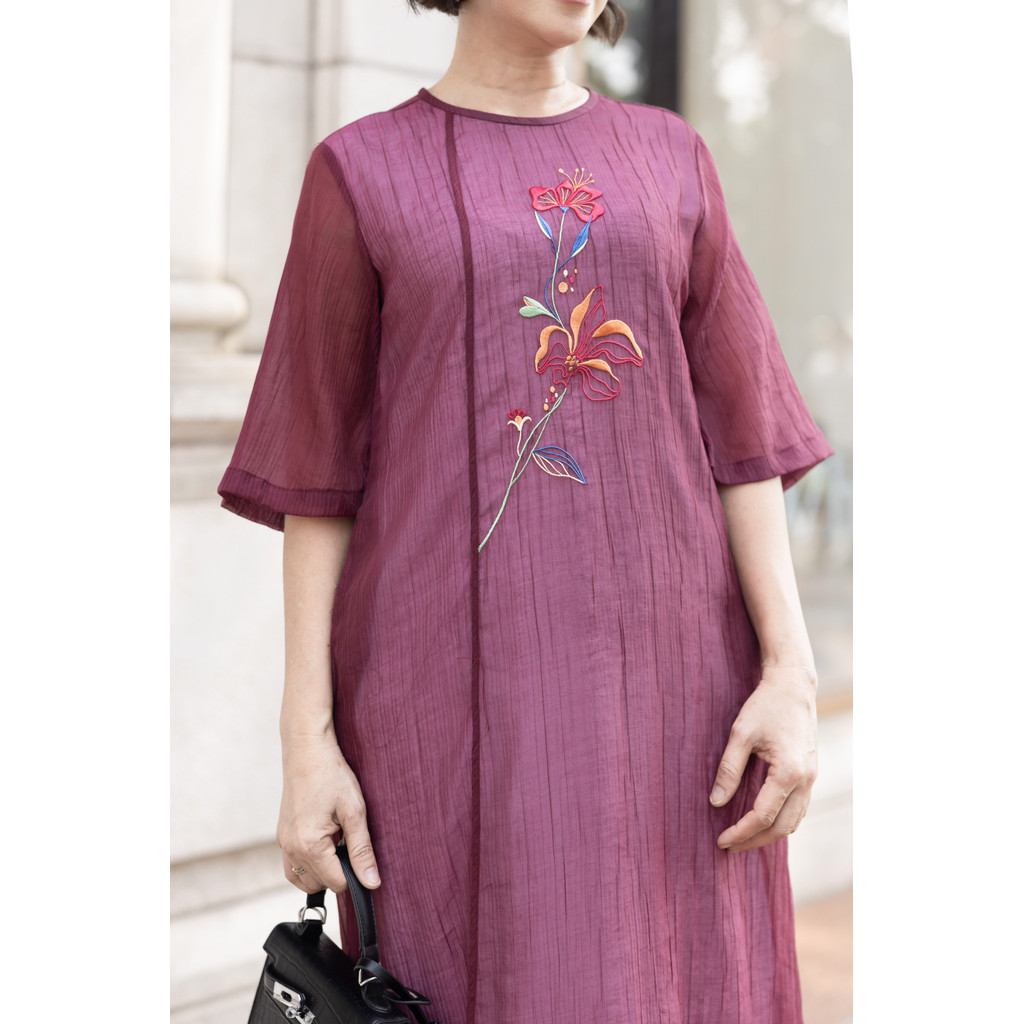 M COLLECTION | Đầm Nữ Trung Niên Tặng Mẹ Phom Suông Tơ Xốp Mềm Nhẹ Mặc Thoáng Mát Thêu Hoa - D12206 | BigBuy360 - bigbuy360.vn