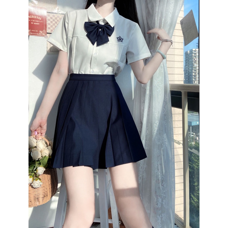 Áo Sơ Mi Ngắn Tay Cổ Vuông Thêu Họa Tiết Xinh Xắn Dành Cho Nữ