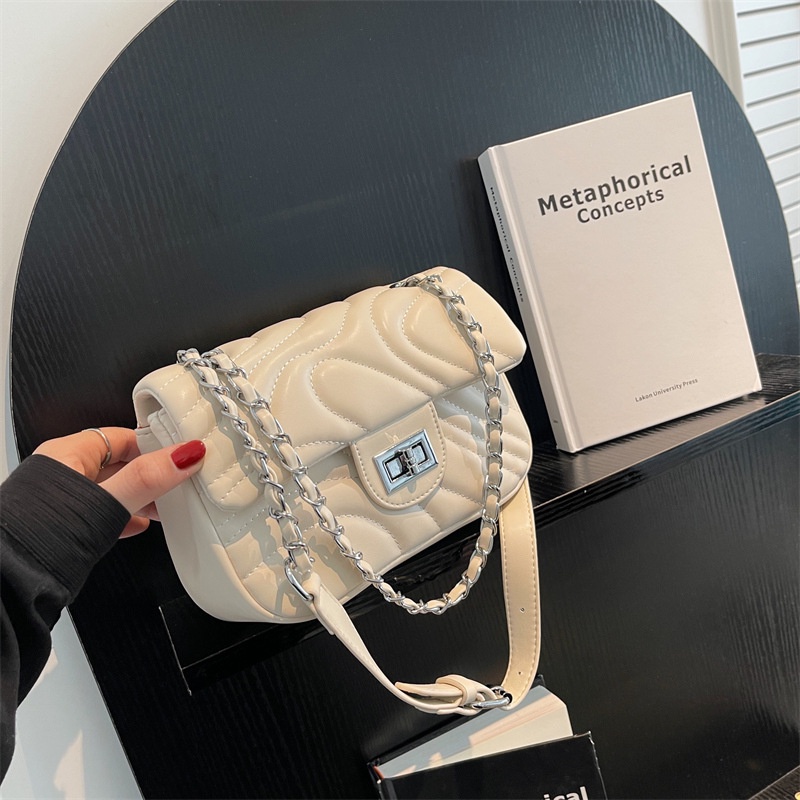 Túi Đeo Chéo Hình Vuông Cỡ Nhỏ Phối Dây Đeo Sợi Xích Thời Trang 2023 Cho Nữ