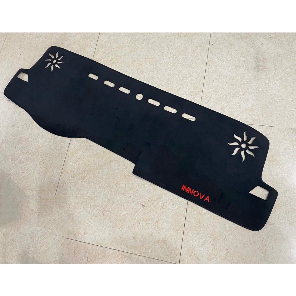 Thảm taplo xe Toyota Innova 2023 2024 hàng đẹp, đế có chống trượt, che nắng tốt - hellooto shop