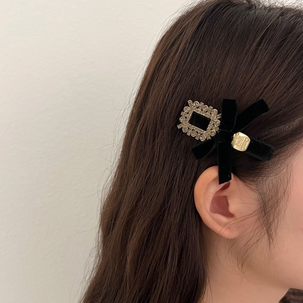 Kẹp Tóc Đính Đá Hình Trái Tim Màu Đen Chất Liệu Nhung Cao Cấp Thời Trang Cho Nữ