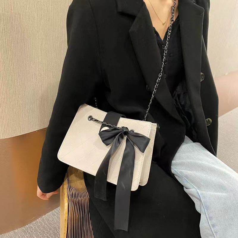 Túi đeo chéo dây xích hình thoi mẫu mới năm 2023 thời trang xuân hè cho nữ