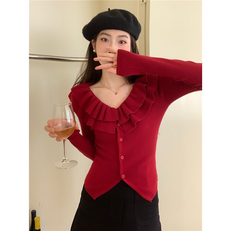 Áo sweater Tay Dài Cổ Lá Sen Màu Đen Trơn Ôm Dáng Cho Nữ