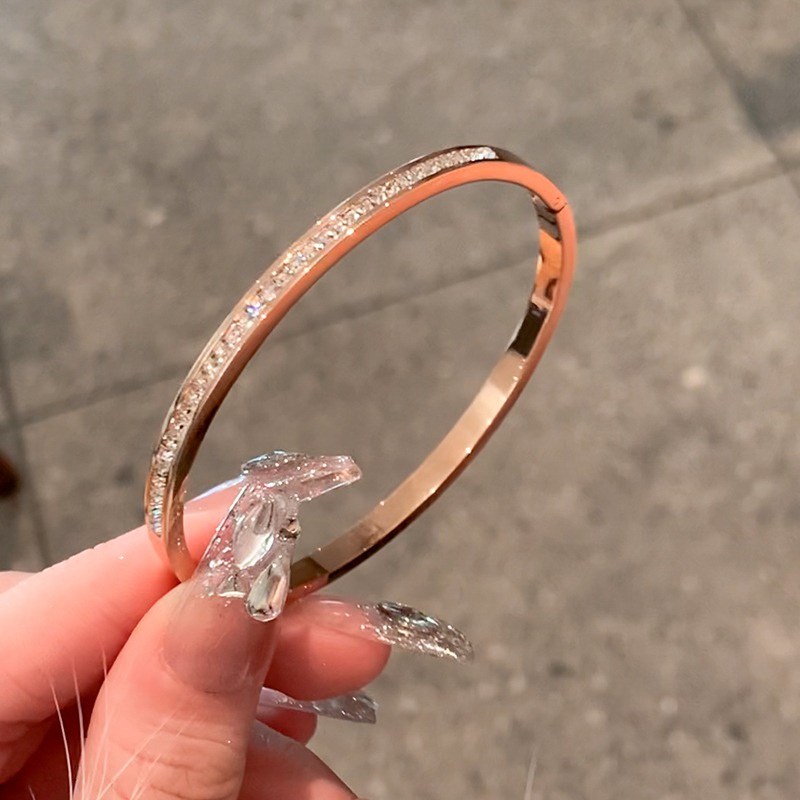 Vòng Đeo Tay Bằng Thép Titan Cao Cấp Đính Kim Cương Toàn Diện Đơn Giản Dành Cho Nữ