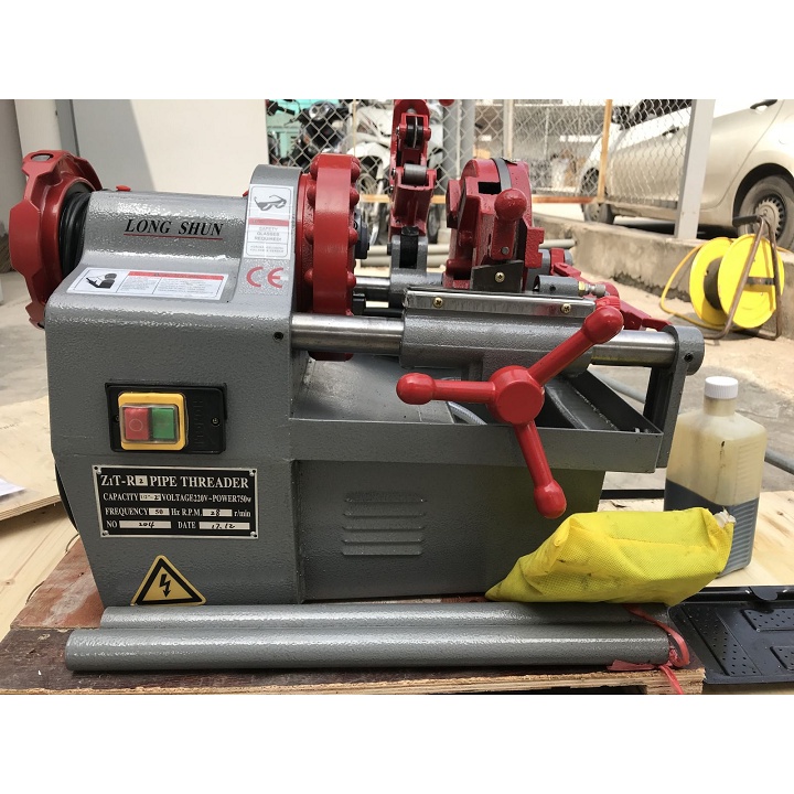 Máy Tiện Ren Ống Lushun Z1T-R2