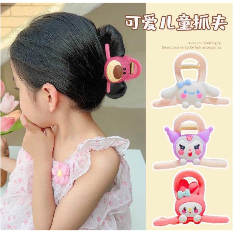 Set Kẹp Tóc Càng Cua 4 Chi Tiết Hoạt Hình Gấu Dâu Lotso Siêu Dễ Thương Cute Cho Bé