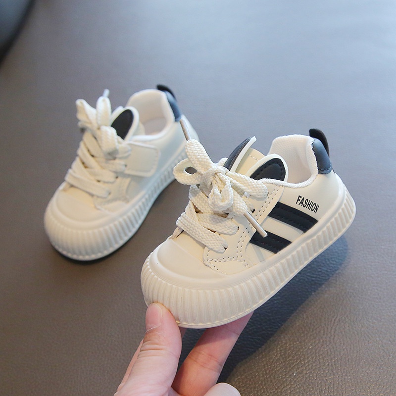 Giày Thể Thao Da Đế Mềm Chống Trượt Thời Trang Xuân Thu Cho Bé