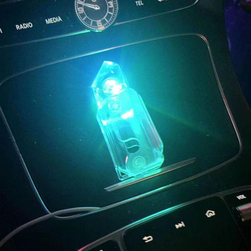 Thẻ Nhấn Mô Hình Dao 3d mini Dạ Quang Dễ Thương