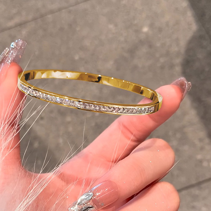 Vòng Đeo Tay Bằng Thép Titan Cao Cấp Đính Kim Cương Toàn Diện Đơn Giản Dành Cho Nữ