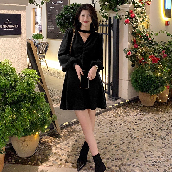 Váy liền nữ Bess’s house, dáng ôm body, cổ yếm dệt kim, eo cỡ lớn, phong cách Pháp, thu đông, bigsize, chân A | BigBuy360 - bigbuy360.vn
