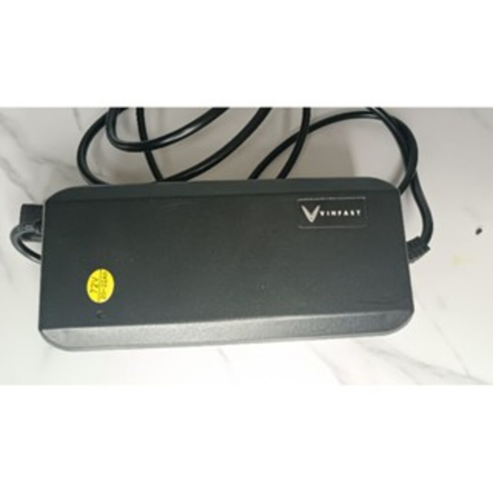 Bộ Sạc Nhanh 72V3A Cho Xe Máy Điện Vinfast Feliz, Klara Sạc Ắc Quy Xe Điện 72V20Ah - 30Ah Loại 6 Bình