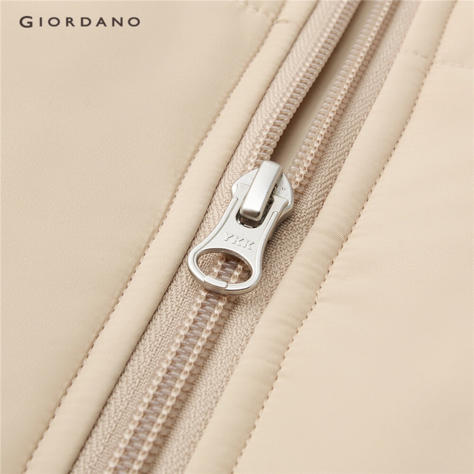 Áo khoác GIORDANO 05372731 có mũ trùm đầu lớp lót và khóa kéo phía trước màu trơn dành cho nữ