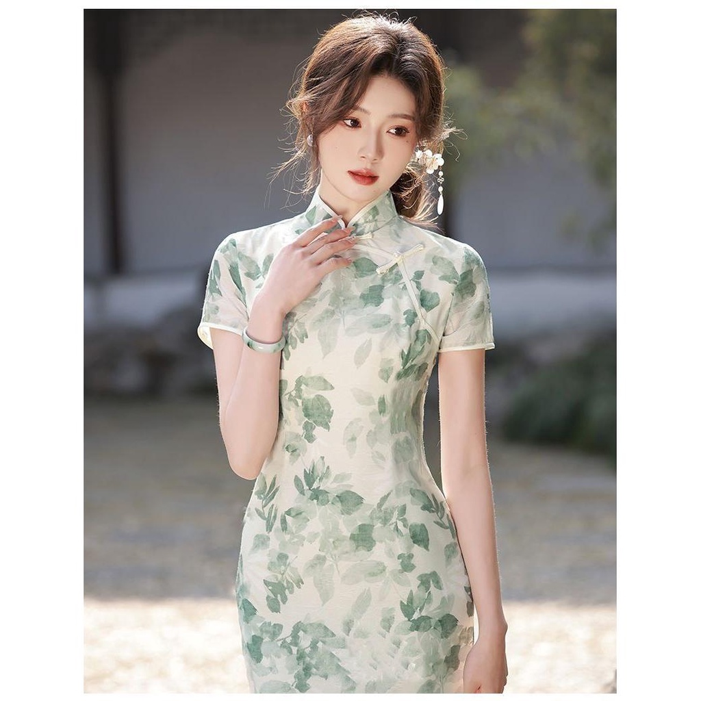Sườn Xám Cách Tân Hoạ Tiết Hoa Phong Cách Trung Hoa