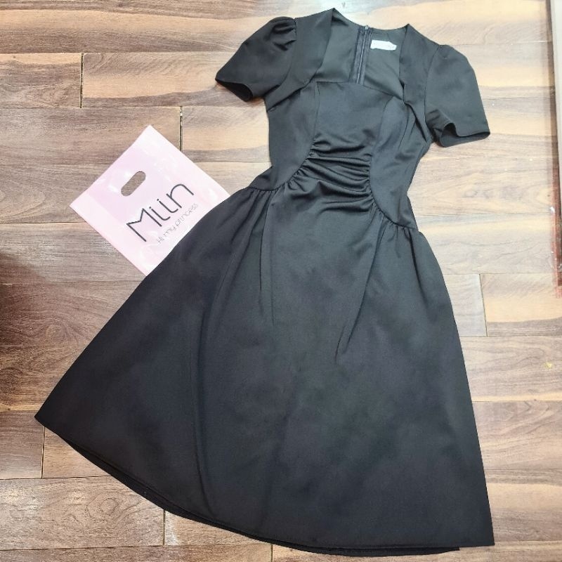 Váy umi cổ vát dúm thân miin