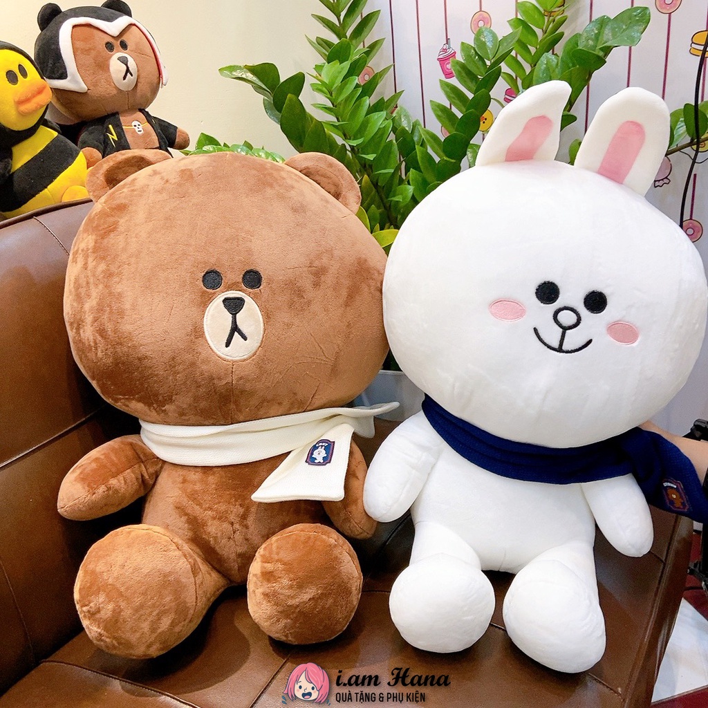 Gấu bông Brown Cony đeo khăn len
