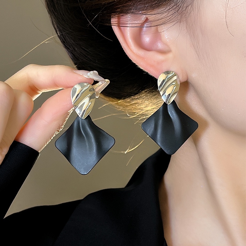 Bông Tai Thời Trang Cao Cấp Màu Đen / Bạc Đơn Giản Phong Cách Hàn Quốc Cho Nữ