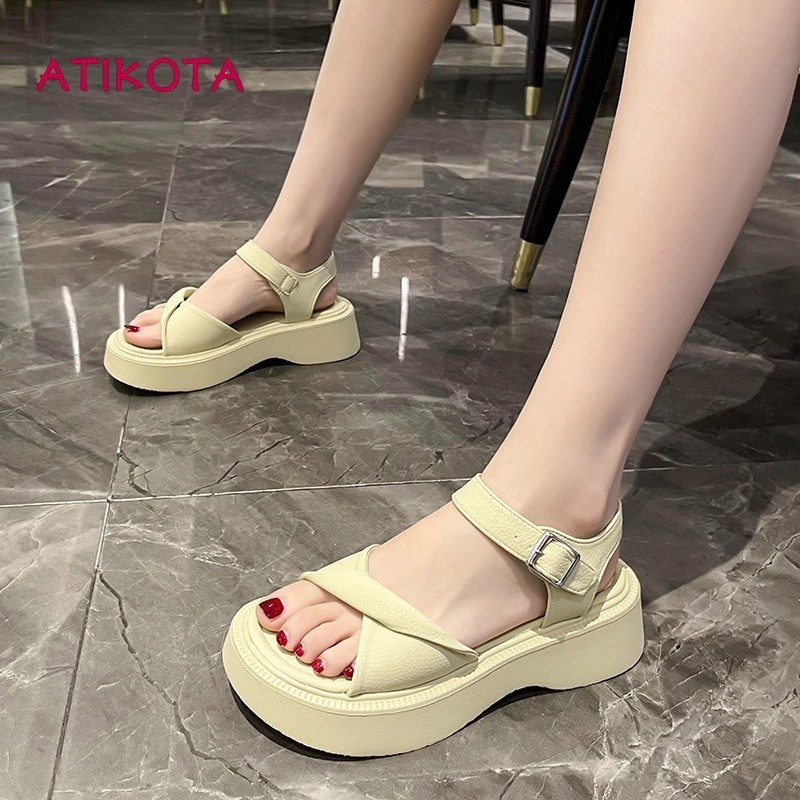 Xăng đan Hở Ngón Phối Khóa Tròn Chống Mòn Thời Trang Đi Biển Cho Nữ