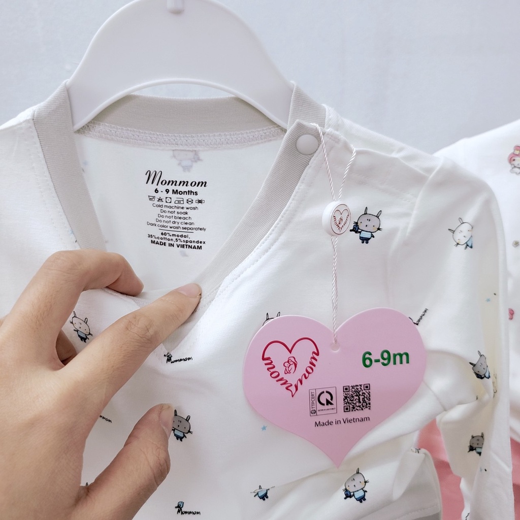 Bộ quần áo dài tay Mom Mom Avaler cổ tròn cúc vai điều hòa 4 mùa thu đông cotton modal bé trai bé gái 9m- 4 tuổi