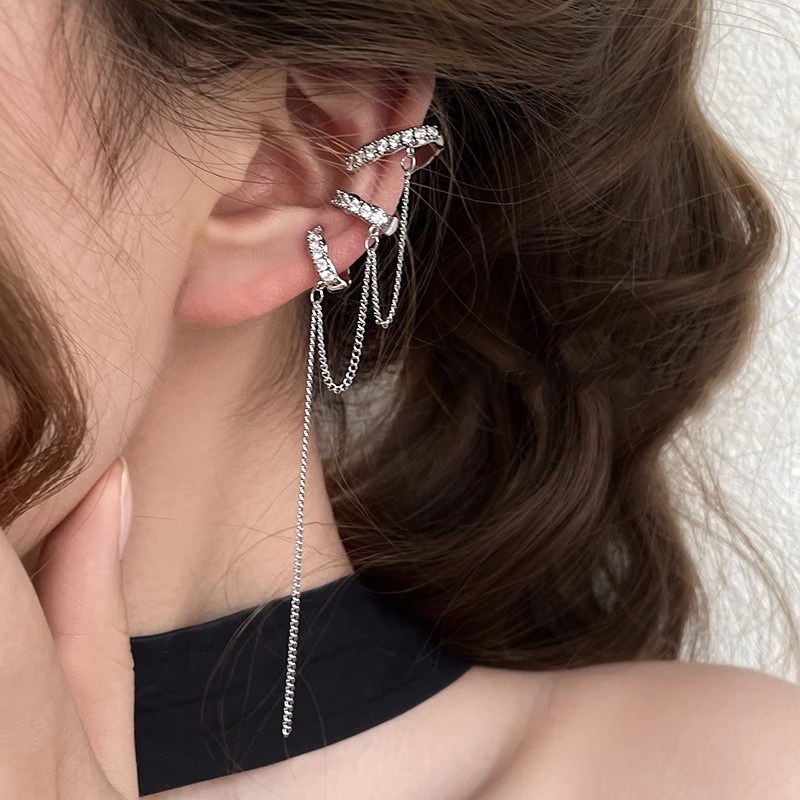 Thời Trang Khuyên Kẹp Vành Tai Phối Tua Rua Dễ Thương Dùng Làm Quà Tặng Sinh Nhật Cho Bạn Gái