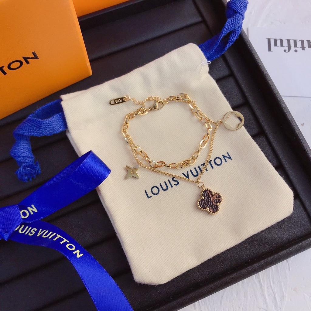 Vòng Tay louis vuitton Bằng Thép Titan Khắc Chữ lv monogram