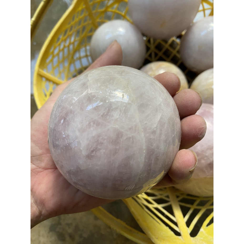 Bi cầu thạch anh hồng dùng làm trang trí nhà cửa bàn làm việc văn phòng công ty