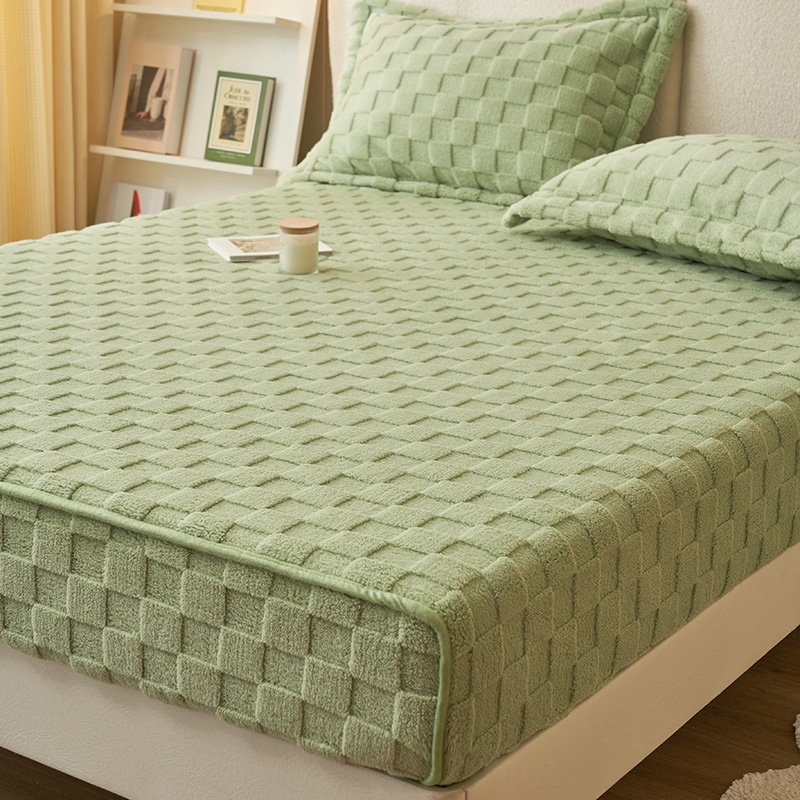 1 Bộ Ga Trải Giường flannel Màu Xanh Lá Cây Chống Trượt Ấm Áp Với Dây Thun Co Giãn Cho Giường Đơn / queen / king
