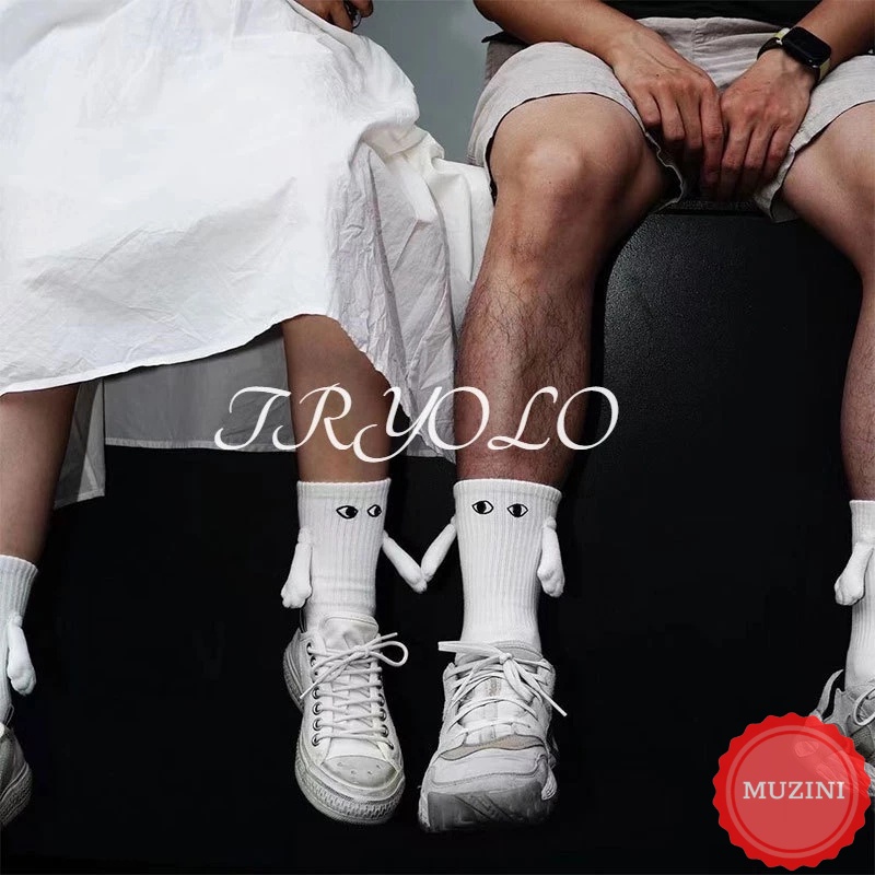 Vớ Cổ Vừa Tất Nam Nữ CÓ NAM CHÂM Siêu Hot Hình Búp Bê Ba Chiều Màu Trắng Đen Cá Tính Cho Nam Và Nữ Muzini TN02