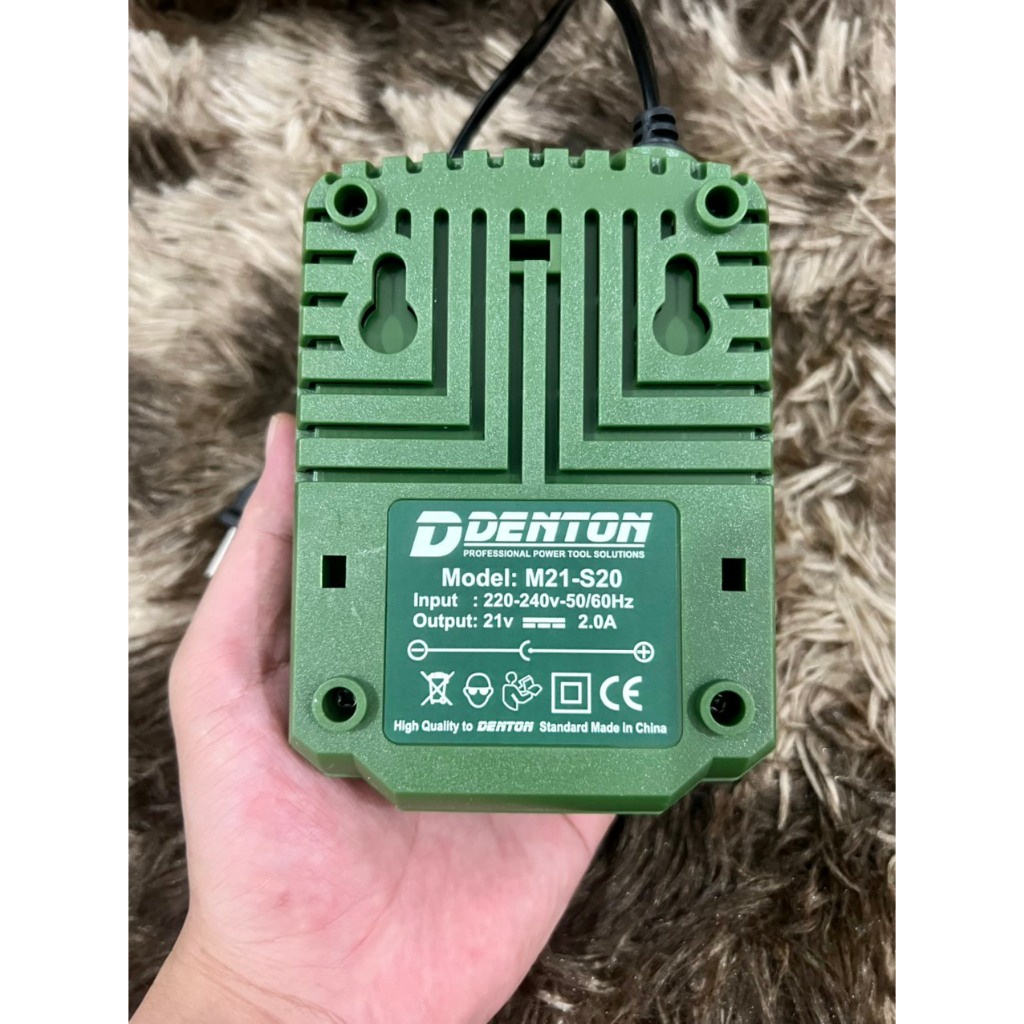Dock sạc gài xanh Makita 18v 21v 2A loại dùng với mạch sạc adaptor. LK